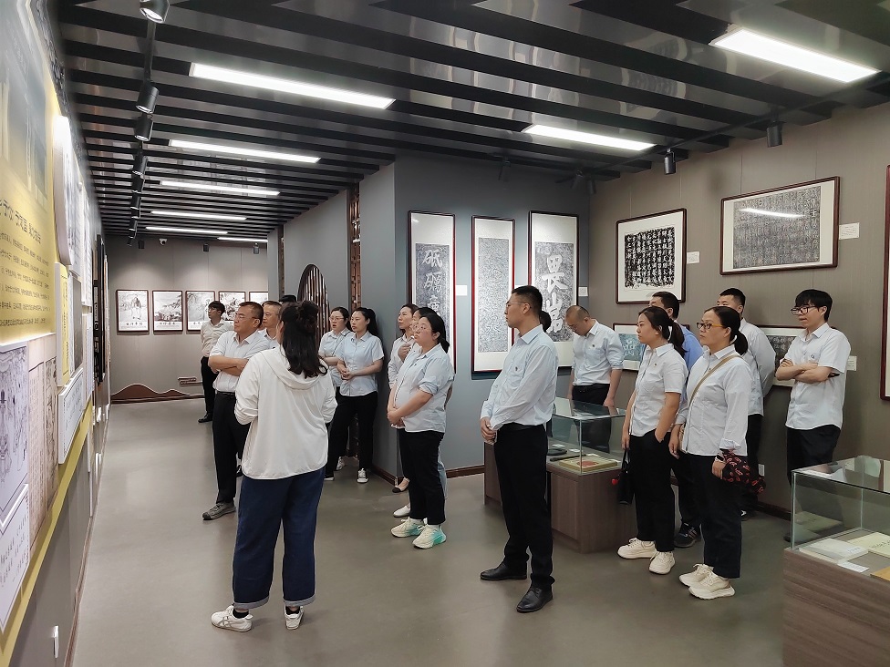 1717490915464312.jpg 0470f50efe7f011bd7c08b9d8f76fe4.jpg